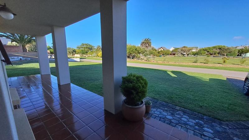 4 Bedroom Property for Sale in Stilbaai East Western Cape